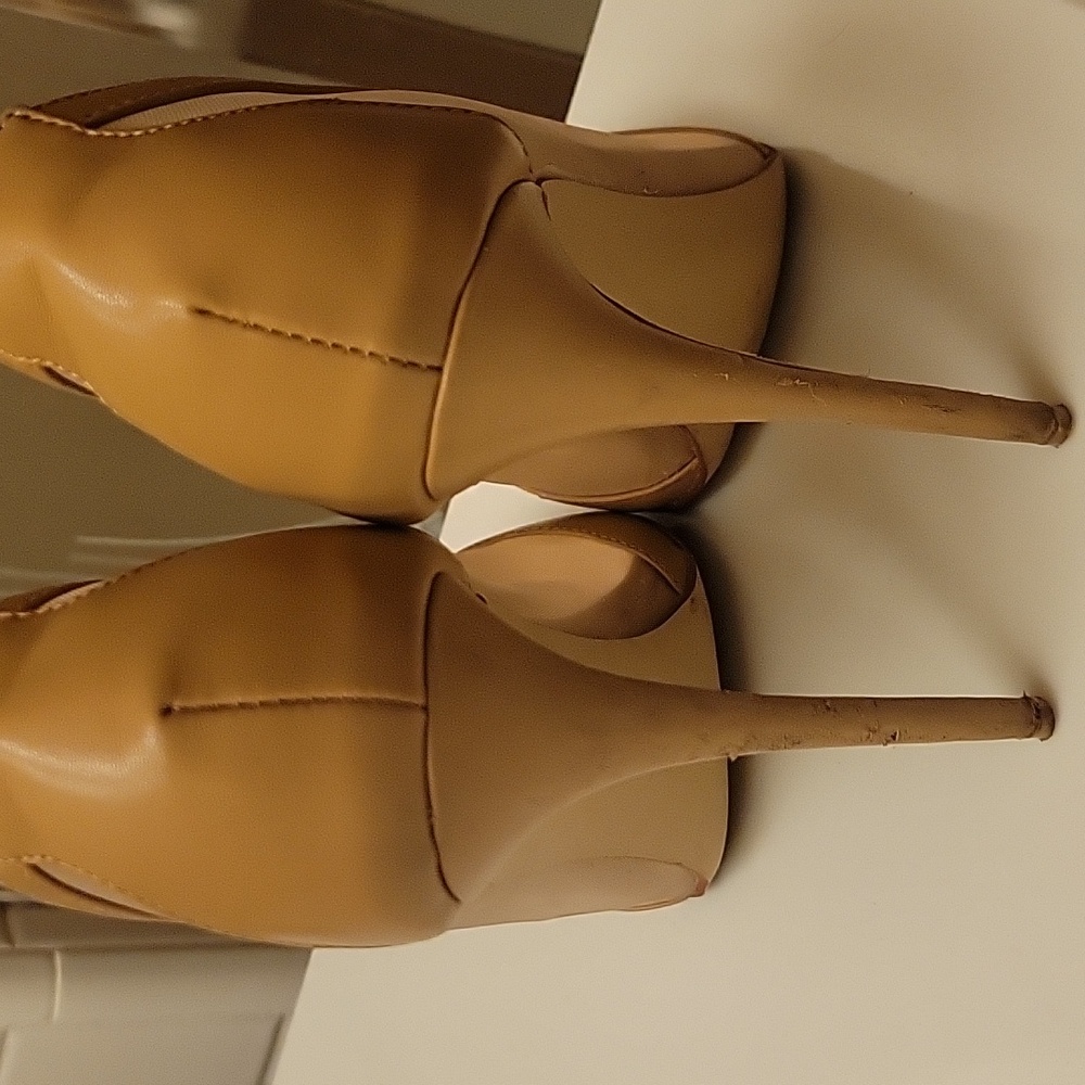 FSJ Heels - Picture 4 of 6
